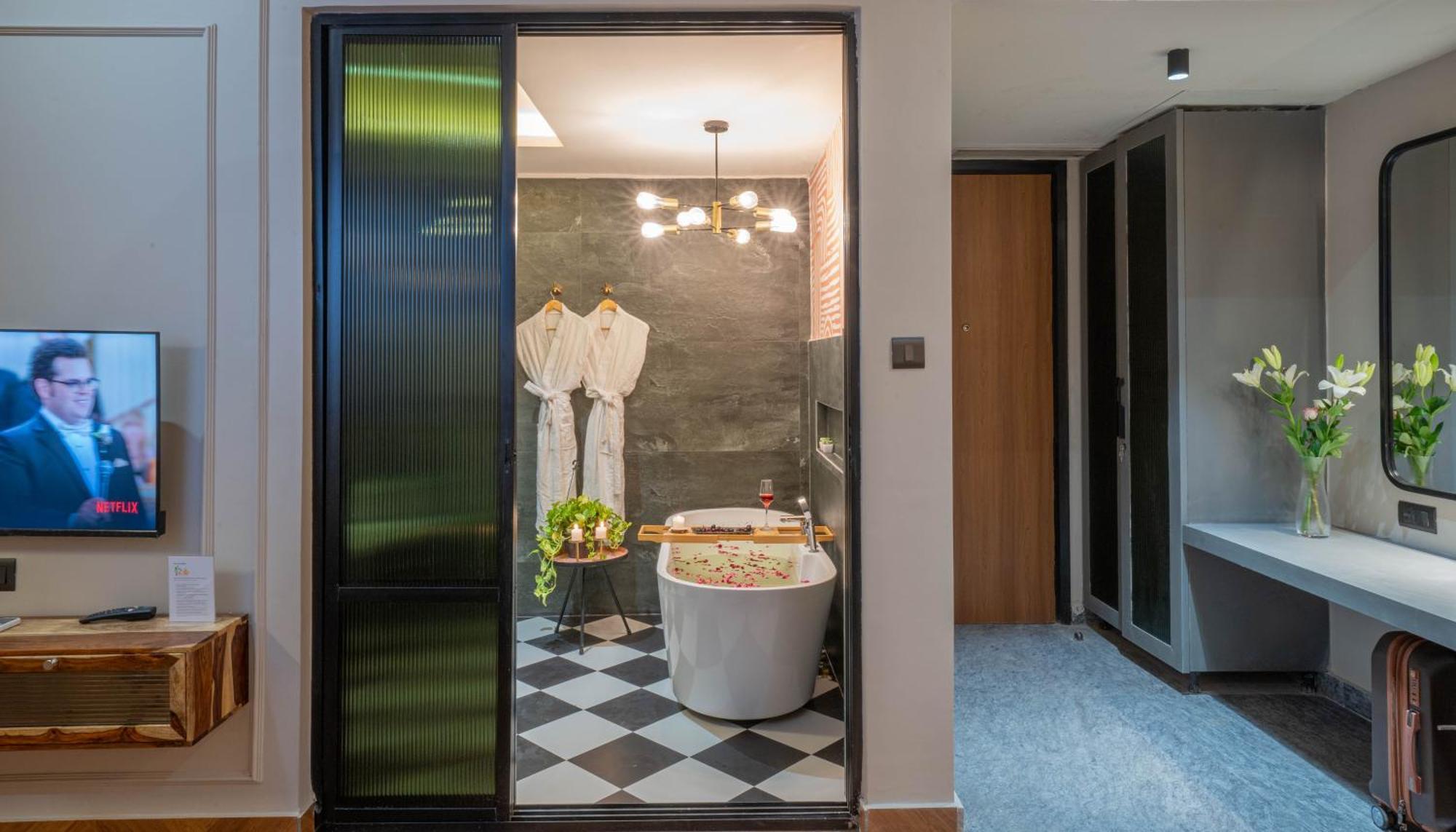 Boutique Hotel By One Tree Γκουργκάον Εξωτερικό φωτογραφία